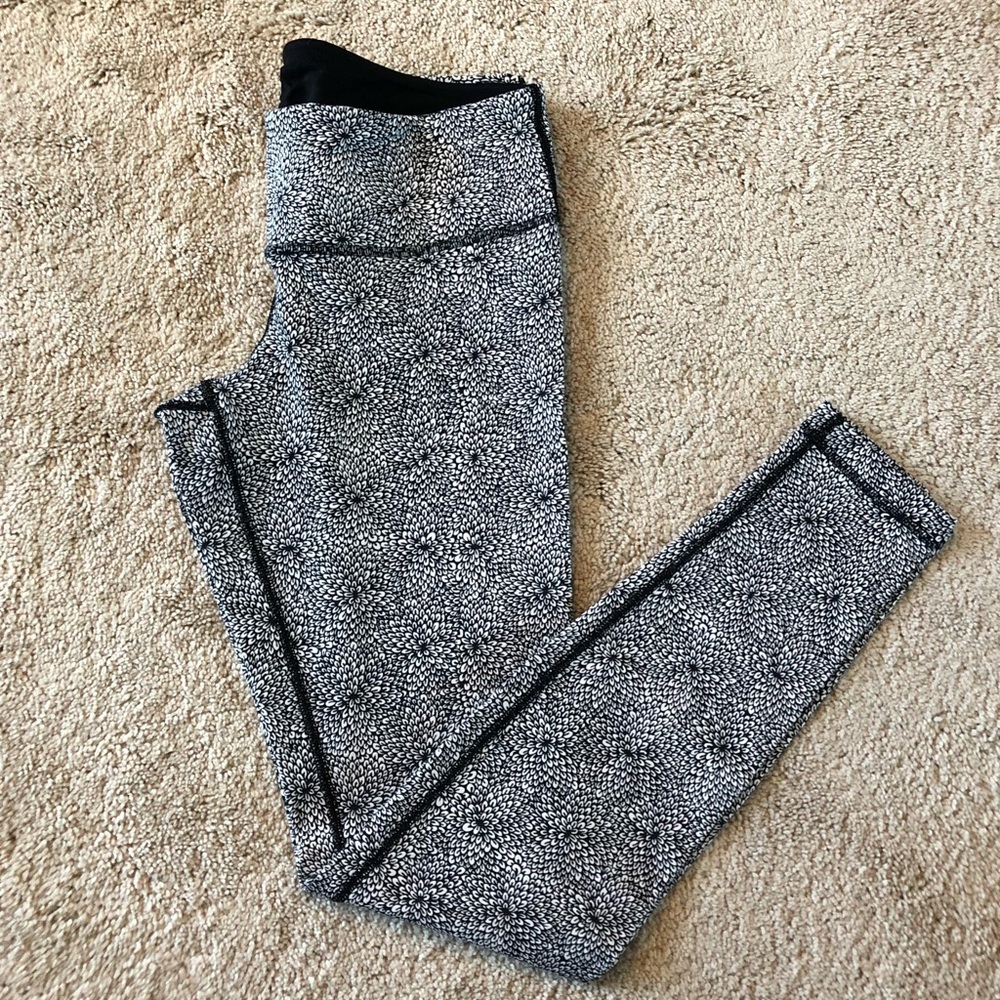 Lululemon tights, 8, black/white